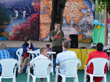 и, с авторитетного мнения Александра Валерьевича, мы начинаем дебаты на серьезнейшую тему – «Европейская колонизация – за и против».